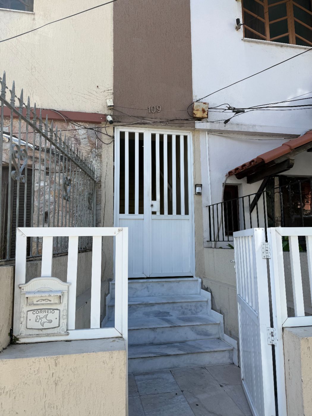 Fachada do número 109, na Rua Luiz Belegard